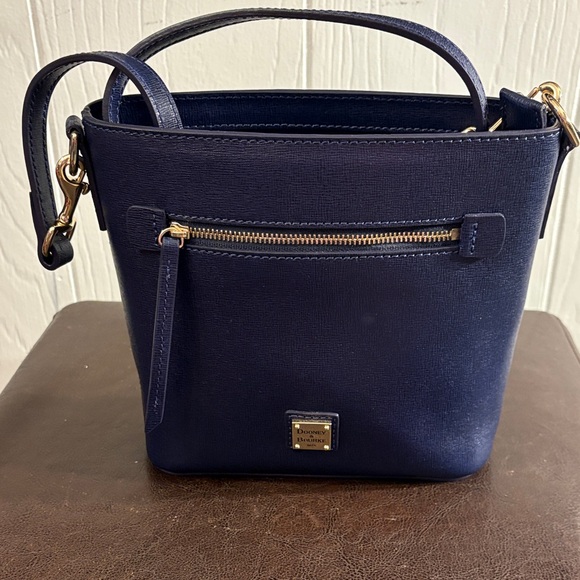 Dooney & Bourke Handbags - NWOT Dooney & Bourke Navy Blue Crossbody